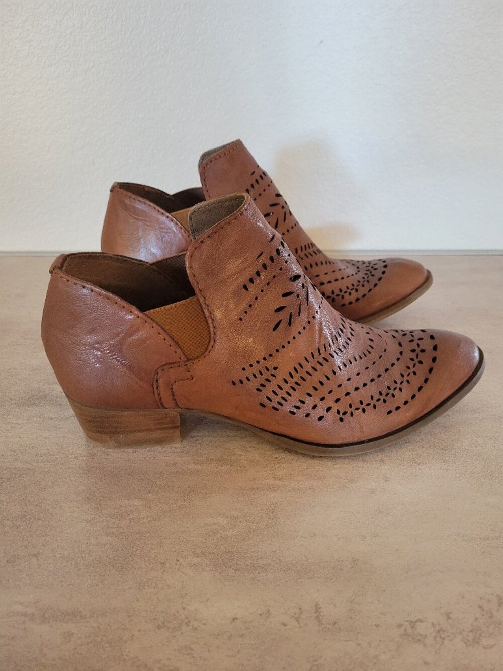 Soft Surroundings Sun Valley Perforated Leather Ankle Booties Brown 8.5M Boho
